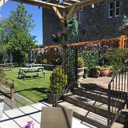 Blenkinsopp Castle Inn Greenhead Exterior foto