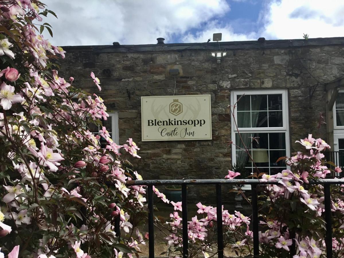 Blenkinsopp Castle Inn Greenhead Exterior foto